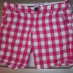 American Eagle plaid pink shorts